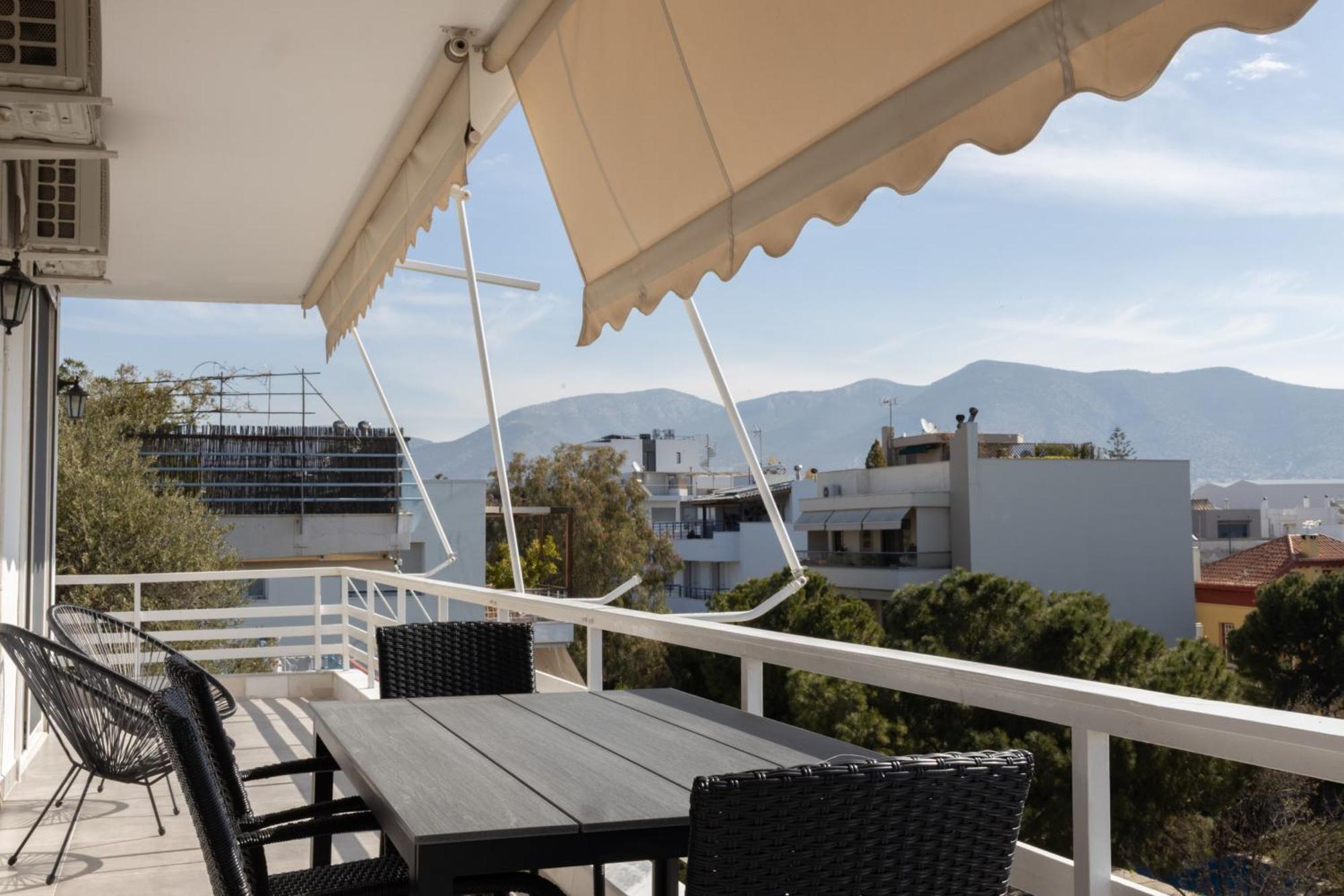 Luxurious 3-Bedroom Seaside Retreat Fully Renovated In 2025 Athen Exterior foto