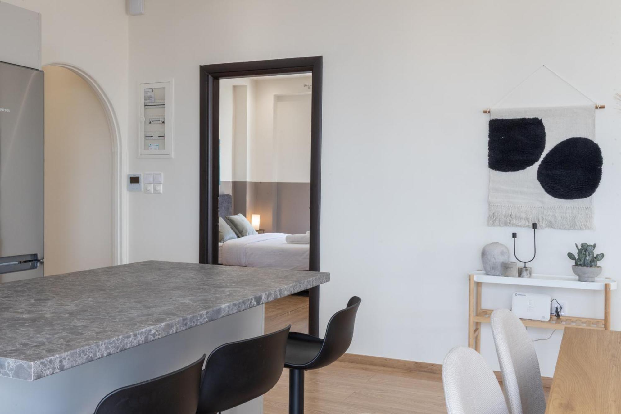 Luxurious 3-Bedroom Seaside Retreat Fully Renovated In 2025 Athen Exterior foto