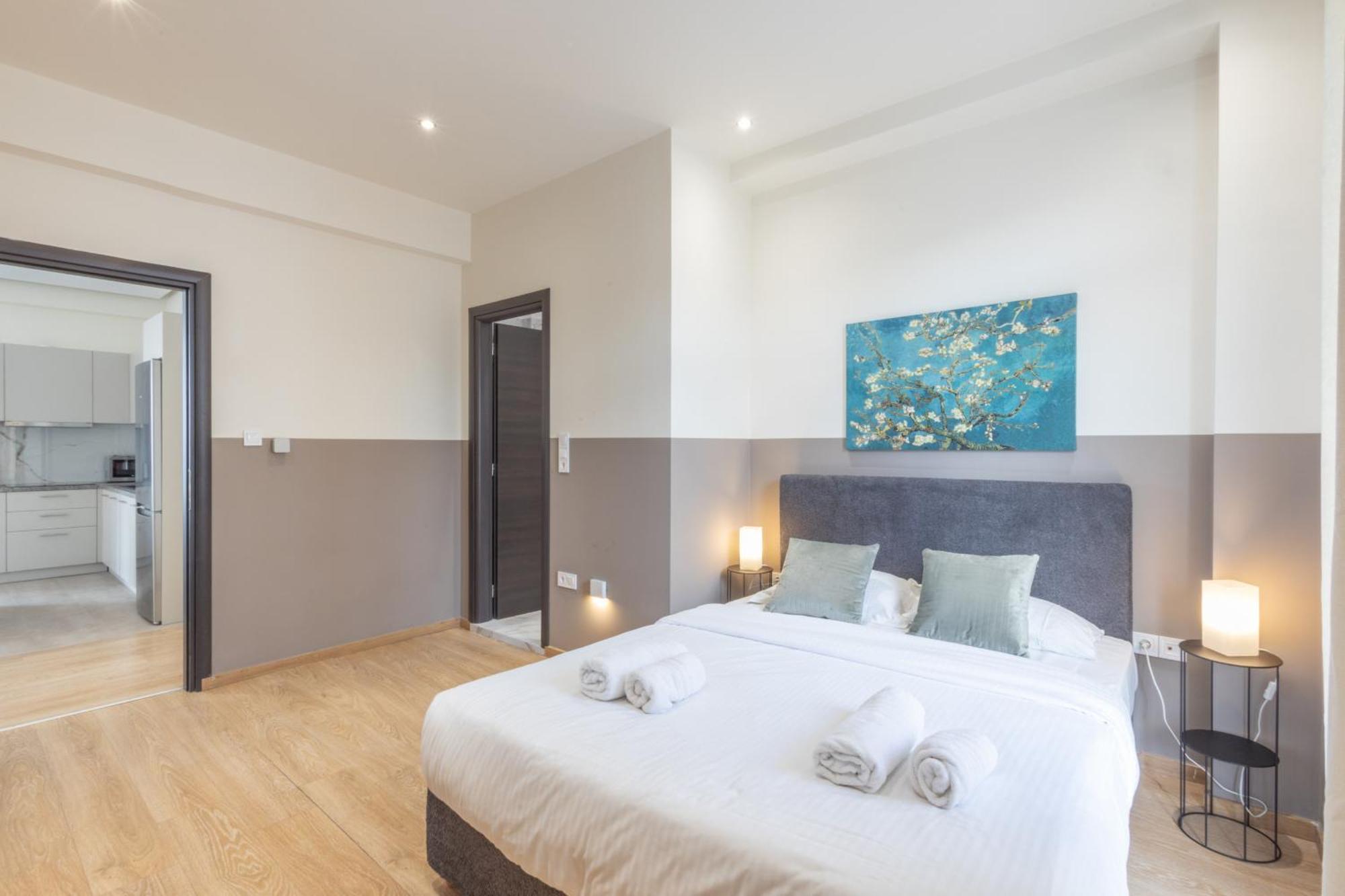 Luxurious 3-Bedroom Seaside Retreat Fully Renovated In 2025 Athen Exterior foto