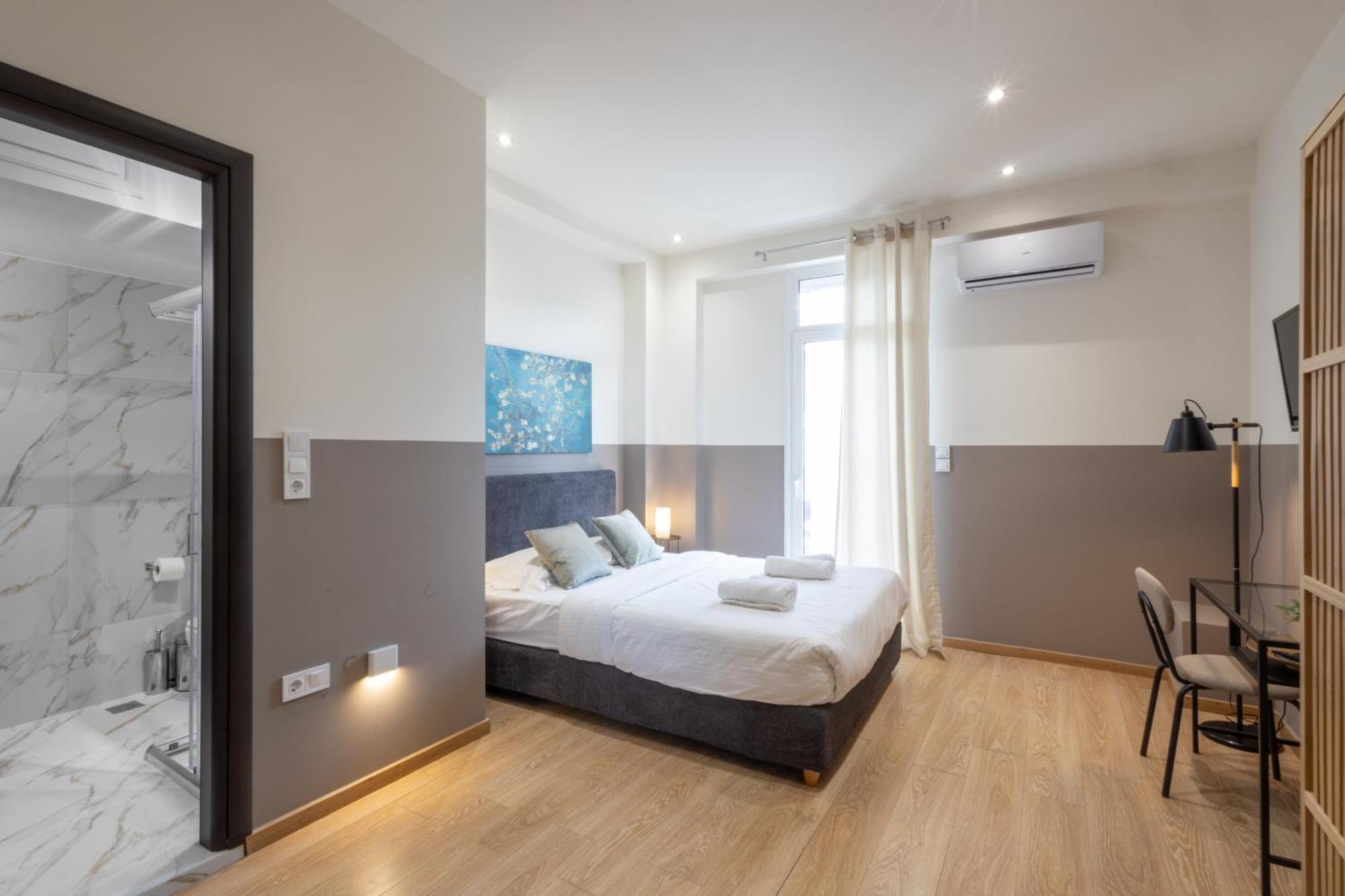 Luxurious 3-Bedroom Seaside Retreat Fully Renovated In 2025 Athen Exterior foto