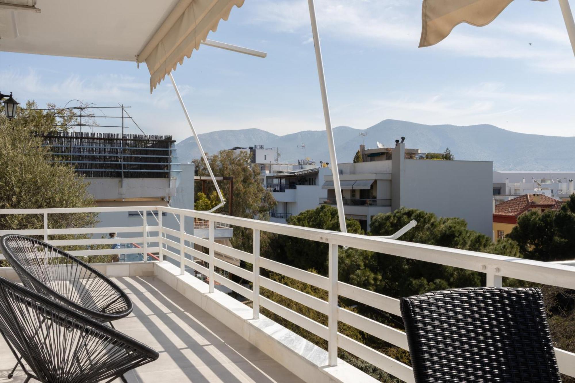Luxurious 3-Bedroom Seaside Retreat Fully Renovated In 2025 Athen Exterior foto