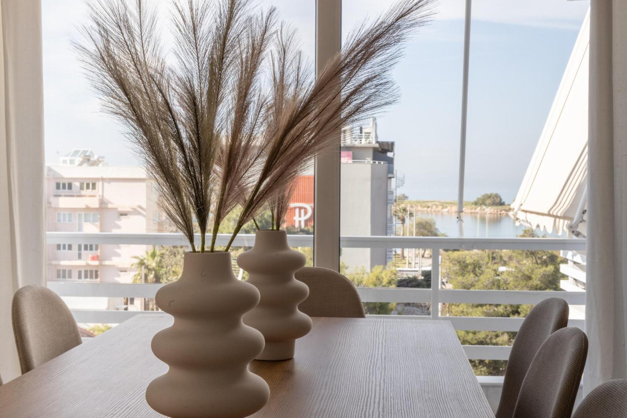 Luxurious 3-Bedroom Seaside Retreat Fully Renovated In 2025 Athen Exterior foto